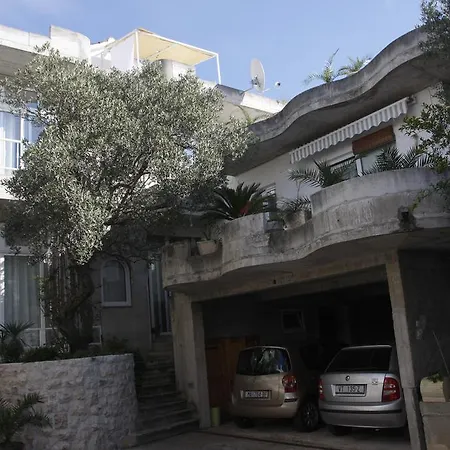 Delfin Apartment *
